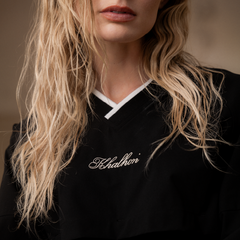 W_ (BLACK) V-NECK SPORTY PULLOVER _ 512700199