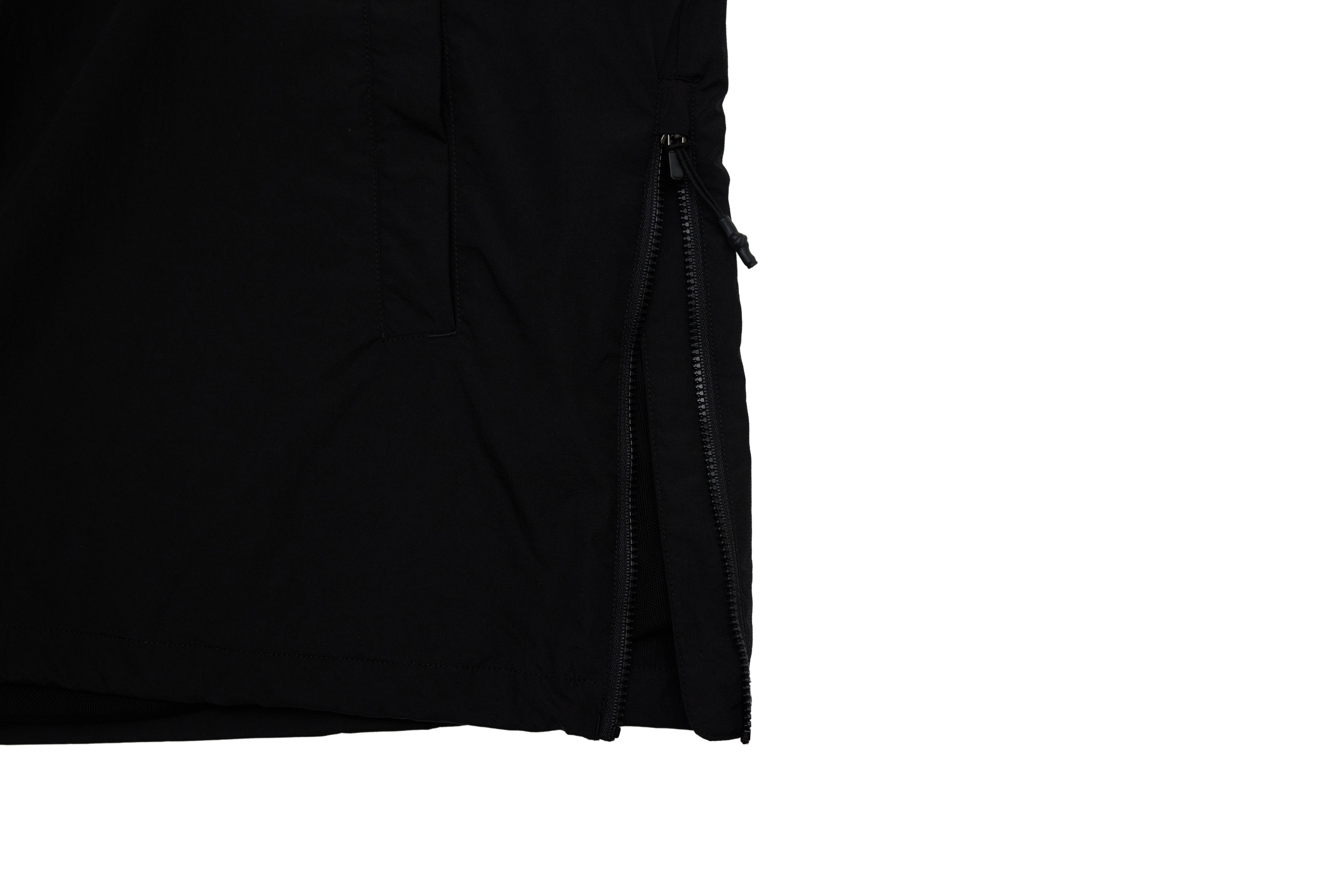 W_ (BLACK) COLOR-BLOCK HALF-ZIP WINDBREAKER _511100599