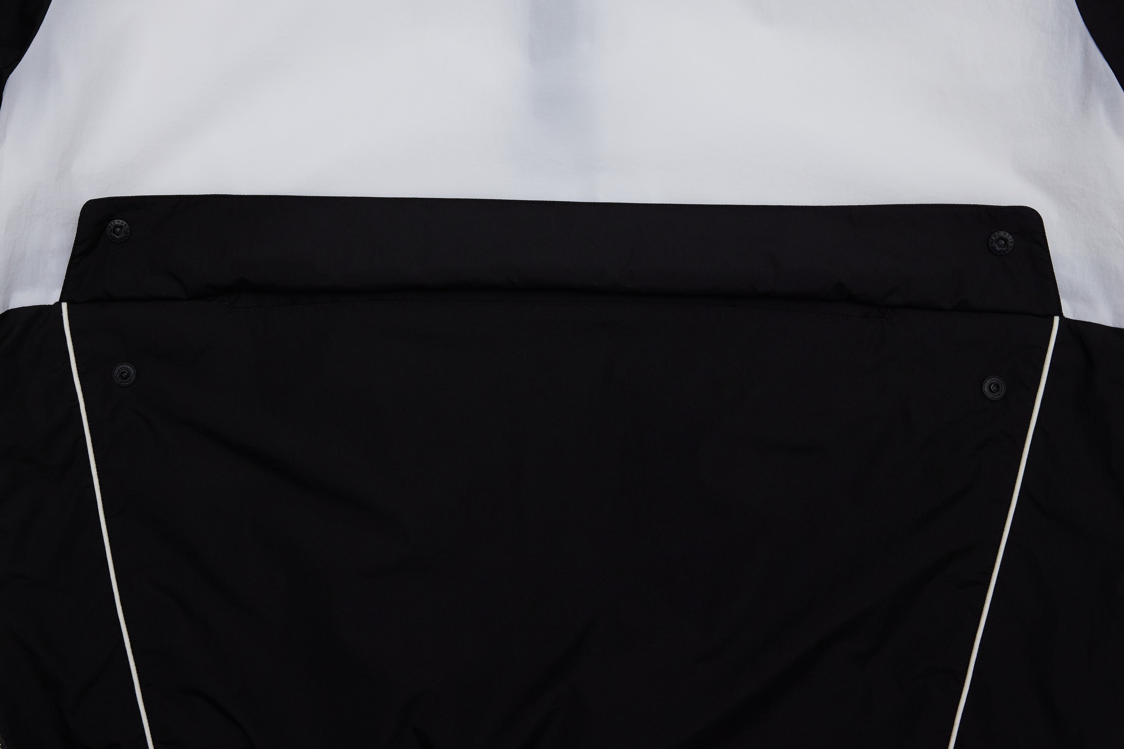 W_ (BLACK) COLOR-BLOCK HALF-ZIP WINDBREAKER _511100599