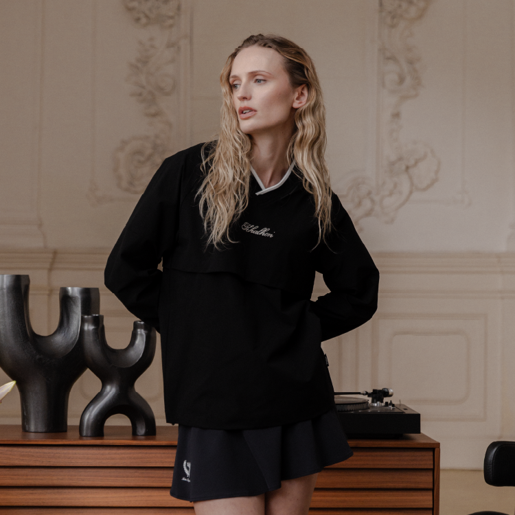 W_ (BLACK) V-NECK SPORTY PULLOVER  _ 512700199
